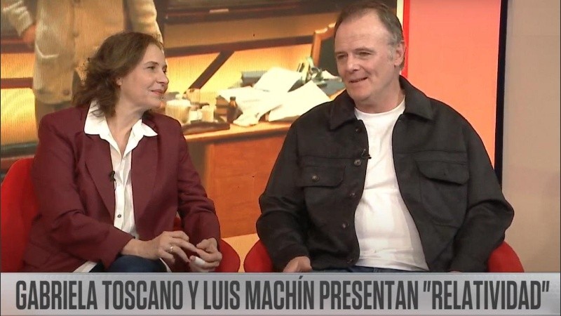 El Ensamble Municipal de Vientos junto a Rául Lavié.