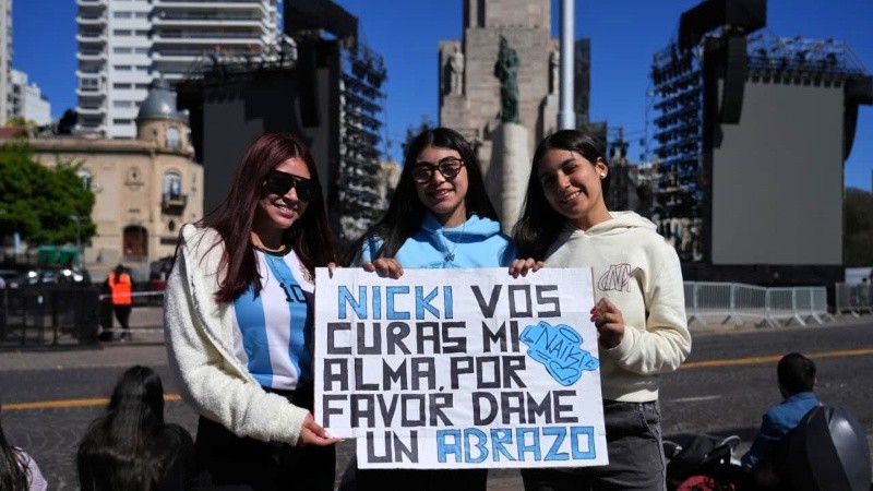 Fans de Nicki Nicole buscaron las mejoras ubicaciones desde la madrugada.