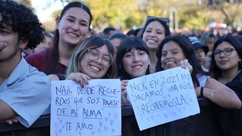 Un masivo festejo en el Monumento por el Día de Rosario.