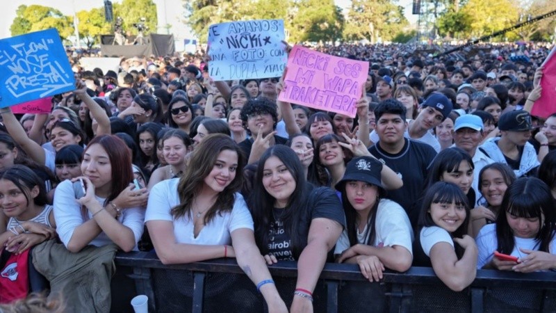 Un masivo festejo en el Monumento por el Día de Rosario.