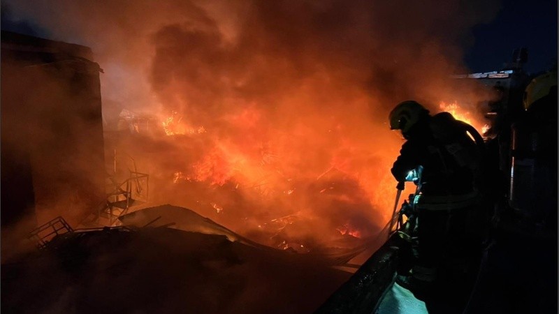 El fuego alcanzó toda la vivienda y las pérdidas son totales.