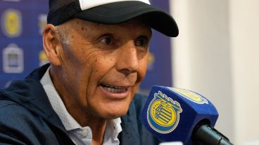 Miguel Ángel Russo en conferencia de prensa.