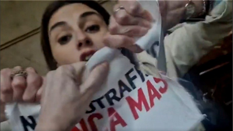 Una de las escenas de violencia que se vivieron en el Congreso.