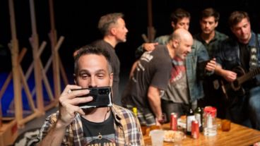 "Una canción en común" es una producción del grupo teatral La Máscara, de Rafaela.