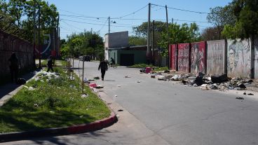 Un minibasural sobre calle Calfucurá, a la vuelta de la huerta.