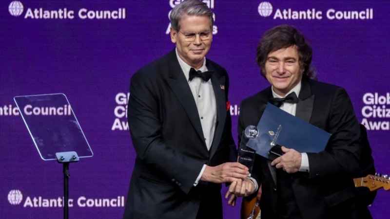 Scott Bessent digita ahora el plan económico del gobierno de Milei.