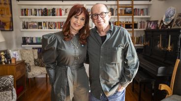 La expresidenta se mostró agradecida de la visita del cantautor.