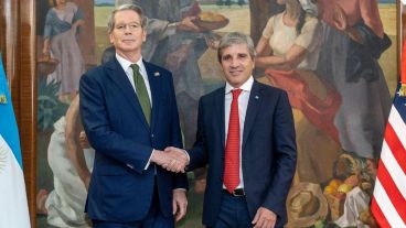 Senadores demócratas presentaron un proyecto para bloquear el auxilio financiero de Estados Unidos a Argentina.