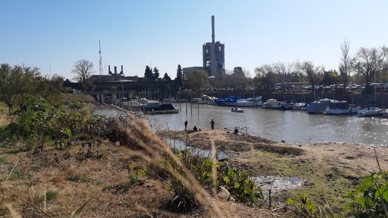 La colisión tuvo lugar en inmediaciones de la desembocadura del Ludueña.