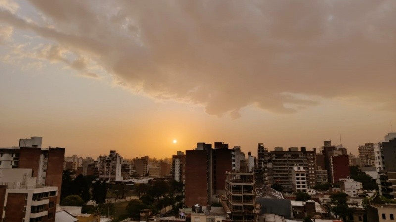Atardecer enrarecido tras la tormenta y las primeras ráfagas.