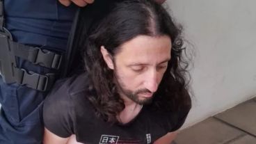 El padre del menor fue detenido en el operativo y será imputado por el secuestro y el doble femicidio.