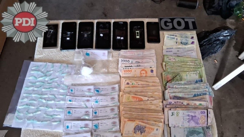 Los transas de barrio Las Palmeras quedaron expuestos por la denuncia de un hombre.