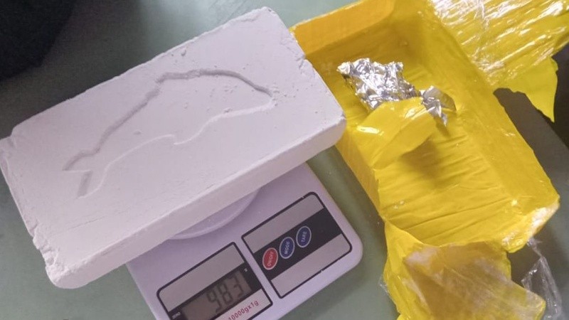 Uno de los panes de cocaína incautados en los 110 allanamientos hechos el 29 de septiembre pasado.