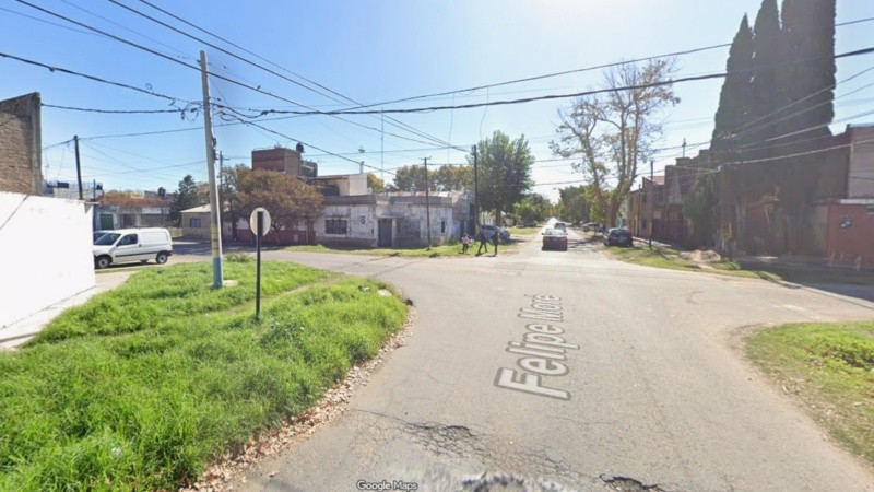 La esquina de San Lorenzo y Felipe Moré en barrio Ludueña, la zona del noroeste rosarino donde ocurrieron el robo y el ataque.