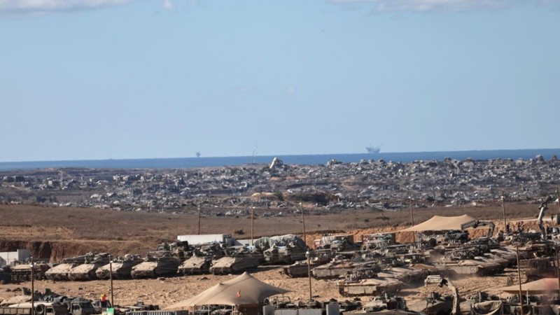 Tanques en la frontera israelí con Gaza este martes 14 de octubre.