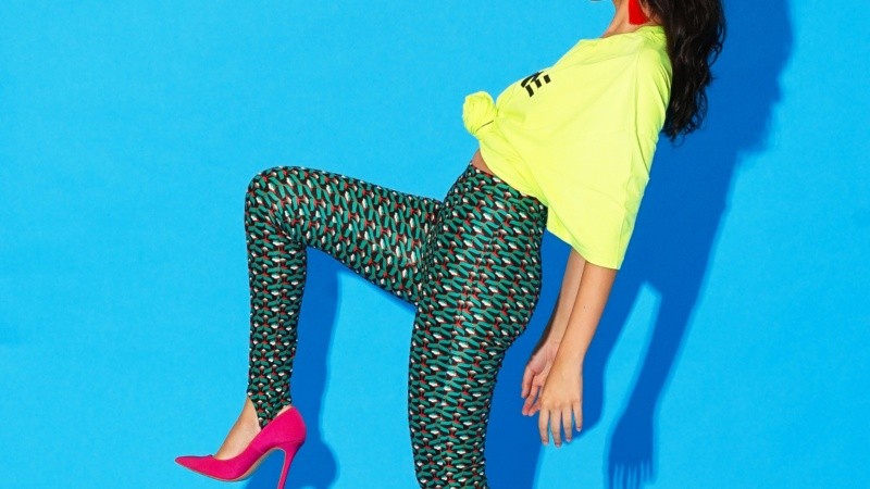 El neón se reinventa para sumar energía y frescura a cualquier look.