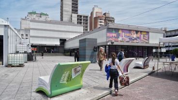 La Feria Internacional del Libro de Rosario se desarrolla en el Cultural Fontanarrosa.