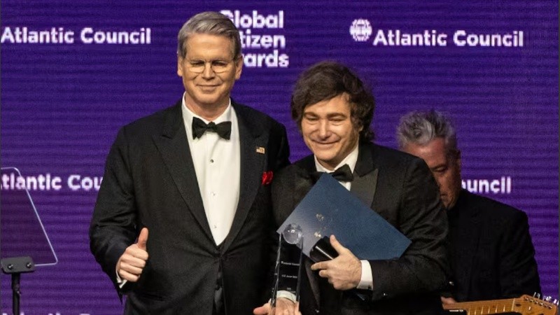 Scott Bessent, pieza clave en el Gobierno de Trump, junto al presidente Javier Milei.