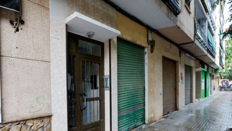 El ingreso al edificio donde fue encontrado Antonio.