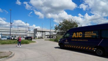 Un hueco fue descubierto en un paredón externo del Centro Penitenciario de Rosario, ubicado en 27 de Febrero 7899.