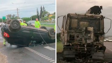 Tarde accidentada sobre Circunvalación: volcó un auto en el que iba una menor y un camión quedó calcinado por un incendio.