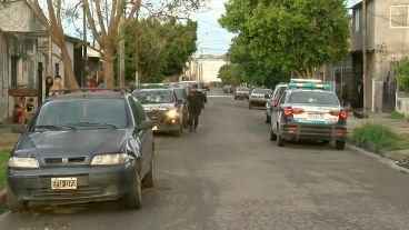 Tres detenidos en Villa Gobernador Gálvez por el robo de dos autos en La Carolina.