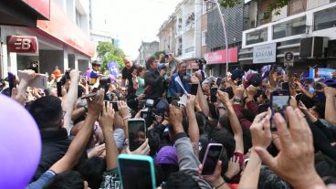 Javier Milei hizo una recorrida de campaña en Santiago del Estero este sábado.