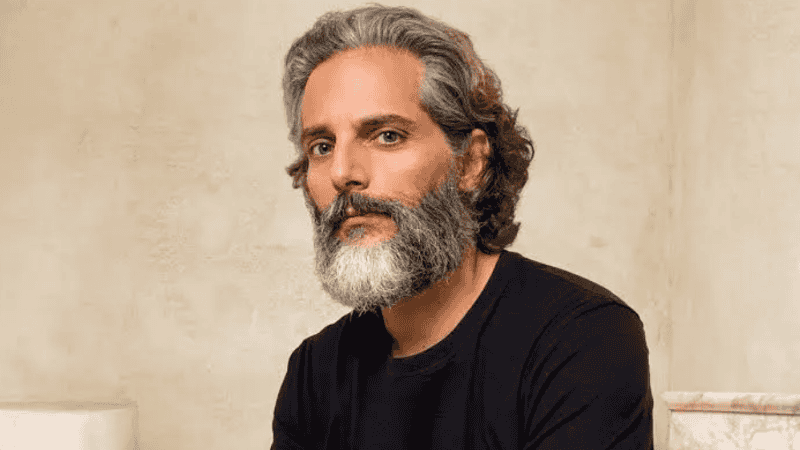 “Mientras haya un vuelo directo y uno pueda pagarlo, que es un privilegio enorme, no hay ninguna complicación”.