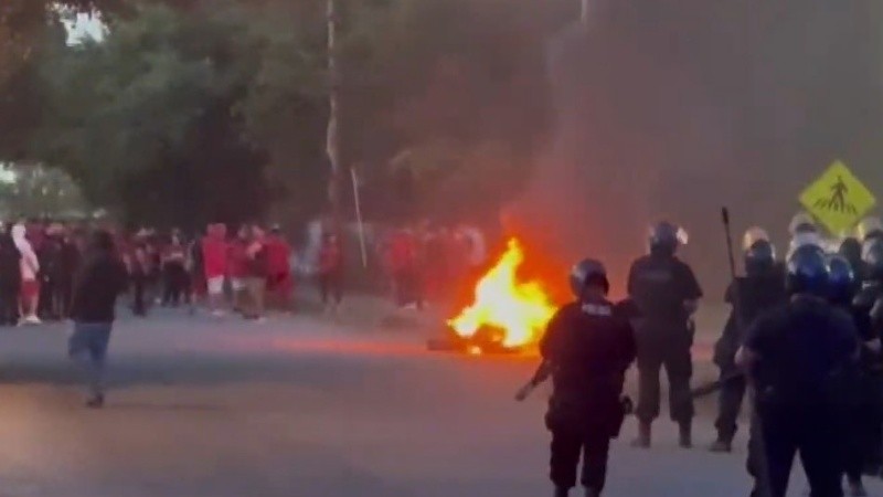 Cordón policial y tensión en el predio Jorge Griffa.