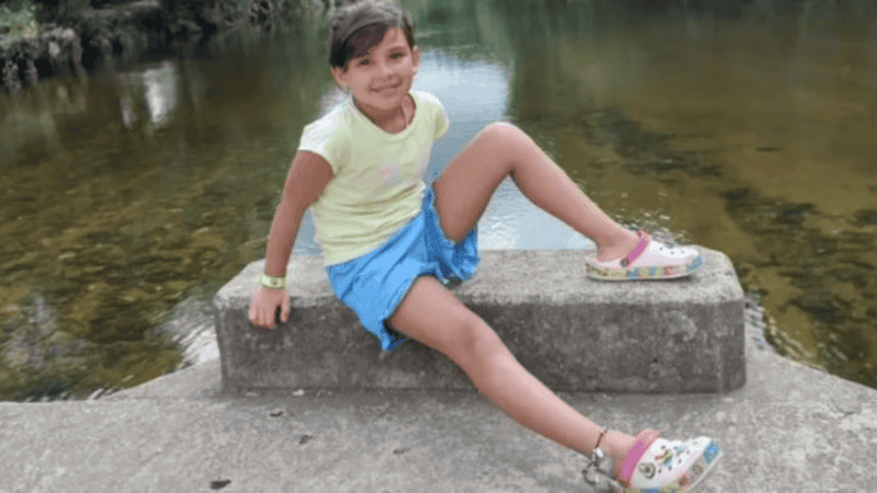 La pequeña Catalina se recupera después de severas lesiones.