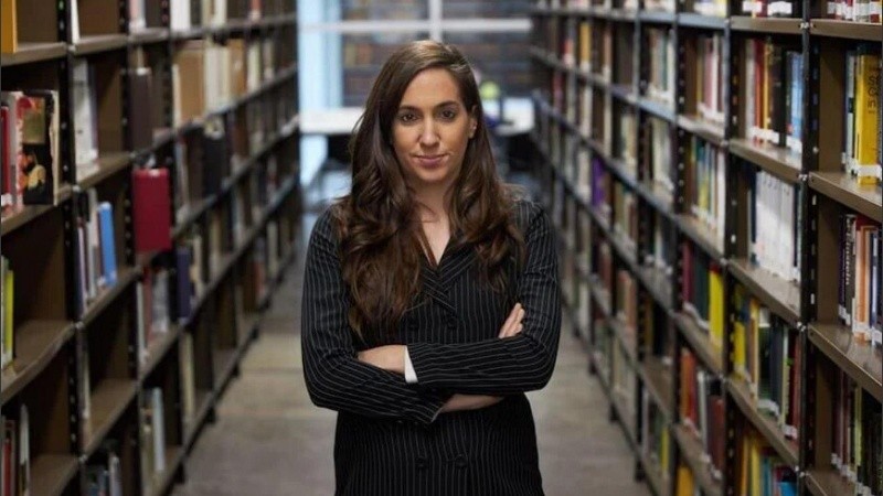 La doctora en Historia Camila Perochena.