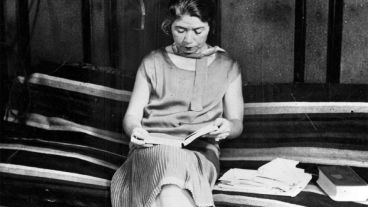 Fue escritora, dramaturga, docente y periodista.