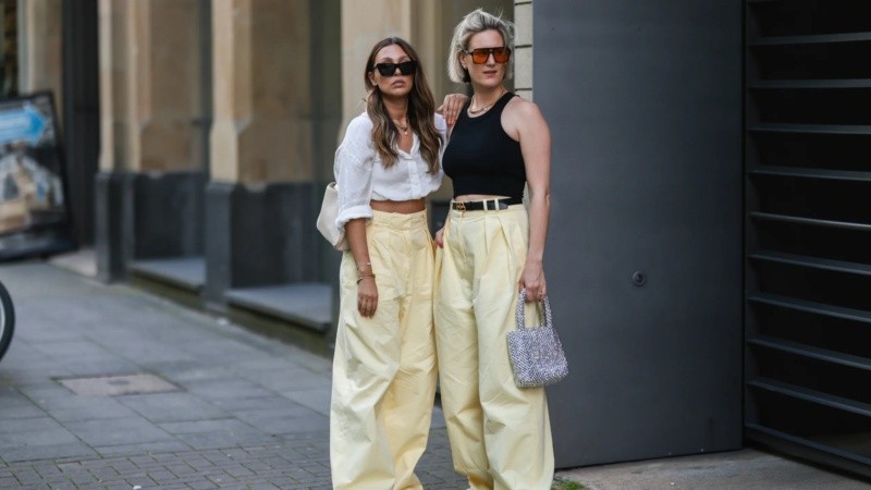 Los pantalones livianos prometen ser aliados infalibles en los días más cálidos.