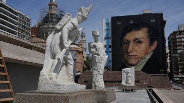 La belleza cautivante de las obras de Lola Mora rellucen en el Pasaje Juramento.