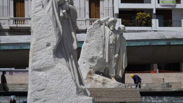 La belleza cautivante de las obras de Lola Mora rellucen en el Pasaje Juramento.