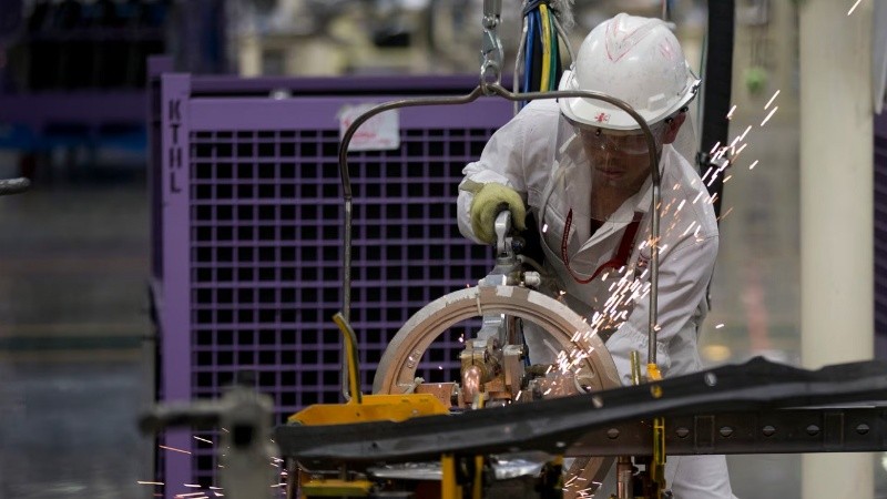 La actividad económica registró un rebote de 2,4% interanual en agosto.