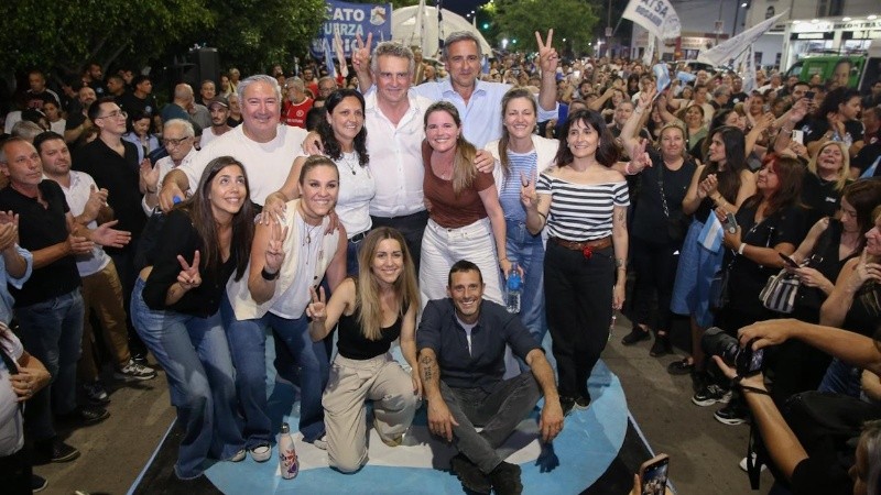 En la intersección de Gaboto y Rouillón, Tepp estuvo acompañada por gran cantidad de militantes.