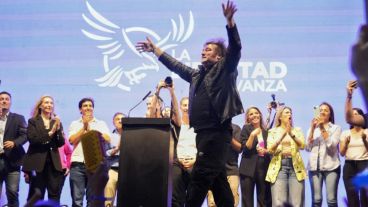 Milei en el acto de cierre de campaña en Rosario.