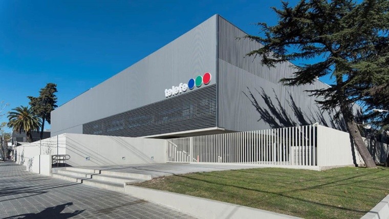 Gustavo Scaglione, dueño del grupo Televisión Litoral (Canal 3, Rosario3, Radio Dos, FM Vida) y La Capital, adquirió Telefé, la señal televisiva líder en la Argentina.