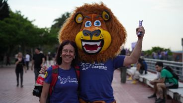Milei encabezó el acto de cierre de campaña de LLA en Rosario.