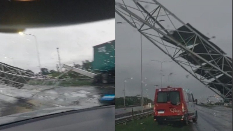 El cartel quedó suspendido sobre parte de la autopista.
