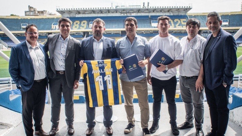 Francisco Payeras (Gerente de asuntos Legales y RRII Avalian), Gonzalo Sanchez (Gerente Operaciones M. Prepaga Avalian), Guillermo Bulleri (Gerente General Avalian), Ramiro Colabiachi (Vicepresidente Tercero de Rosario Central), Walter Buhler (Tesorero Rosario Central), Leonardo Arriaga (Secretario General Rosario Central), Hernan Giuria (Médico Futbol Profesional Rosario Central)