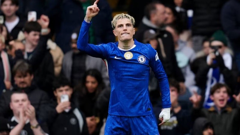 Alejandro Garnacho convirtió su primer gol con el Chelsea, que terminó perdiendo ante Sunderland.
