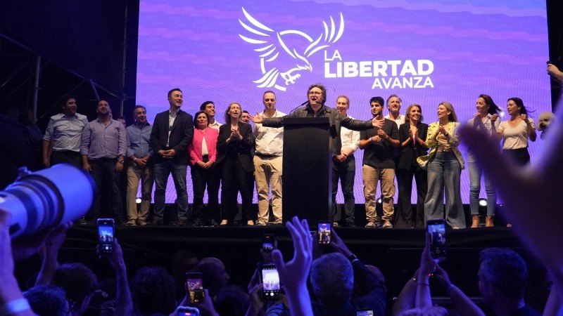 Milei cerró la campaña en Rosario y su apuesta le dio buenos resultados.