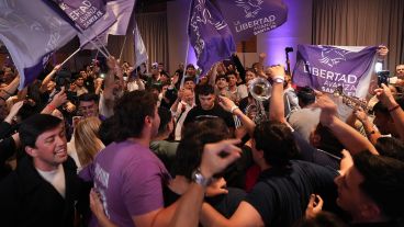 Los festejos de La Libertad Avanza se hicieron sentir en Rosario.