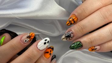 Las tendencias de nail art de este año combinan humor, estética gótica y mucha creatividad.