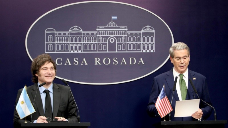 Javier Milei y Scott Bessent.