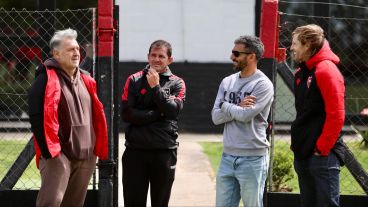 Martino, Sperduti, Scocco y Mateo en el predio de Bella Vista.