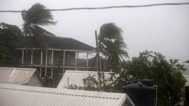 Preocupación en Jamaica por el potencial impacto catastrófico del huracán Melissa.