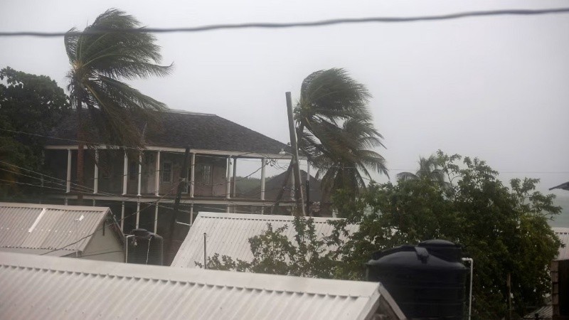 Preocupación en Jamaica por el potencial impacto catastrófico del huracán Melissa.